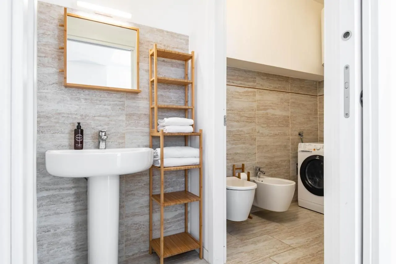 Relstay - Porta Romana - Large Studio Milan 0*,
