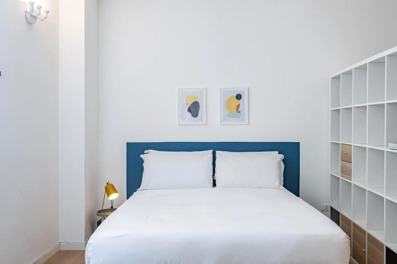 Apartment Relstay - Porta Romana - Large Studio Milan