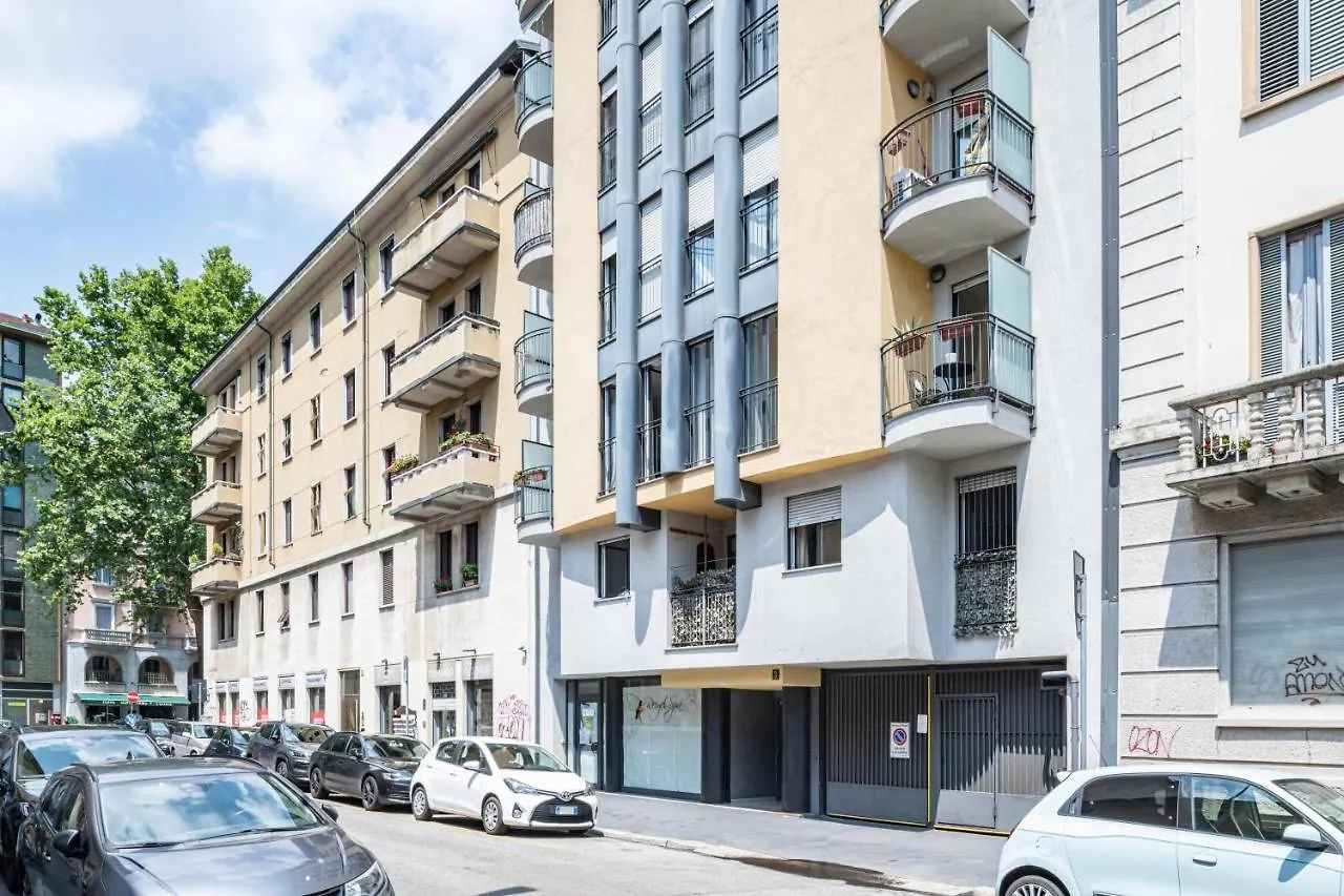 Relstay - Porta Romana - Large Studio Milan Apartment