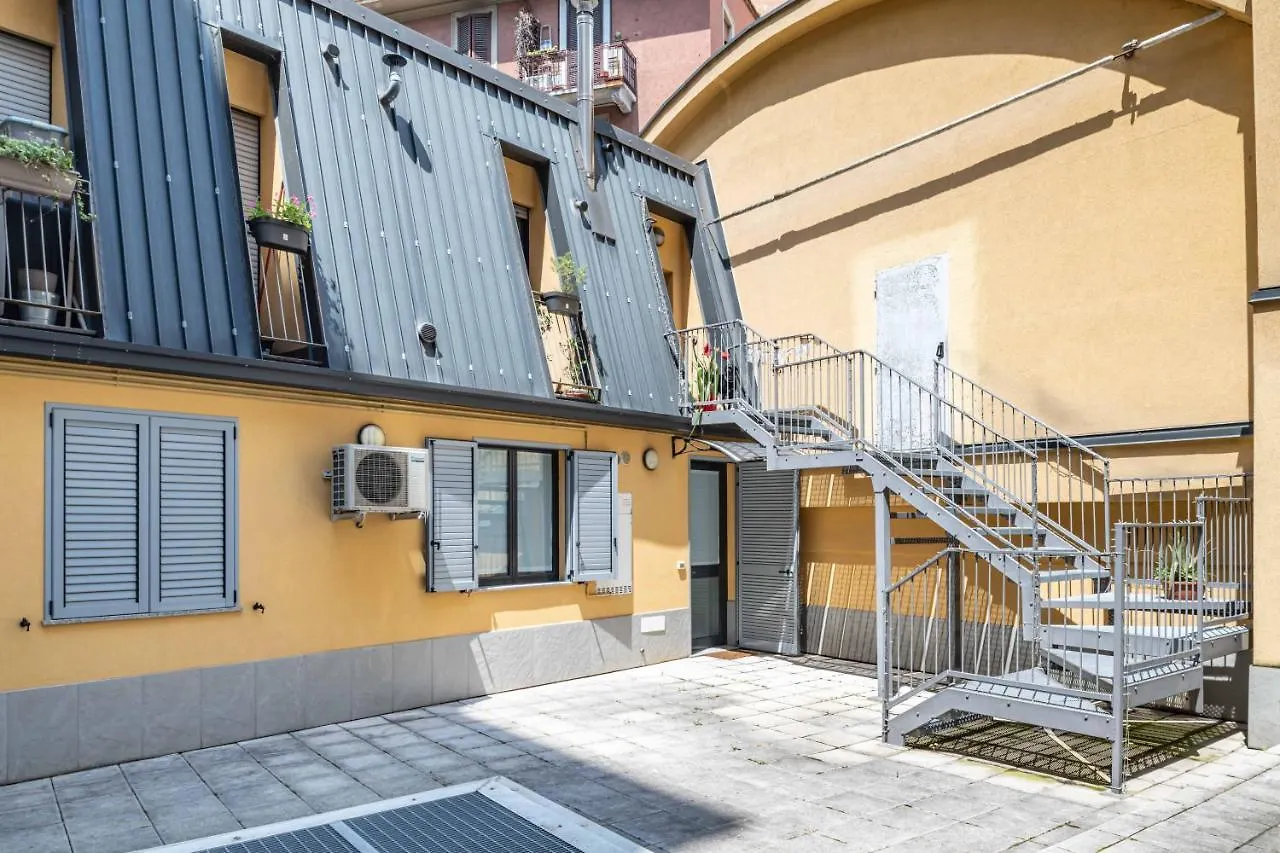 Apartment Relstay - Porta Romana - Large Studio Milan Italy