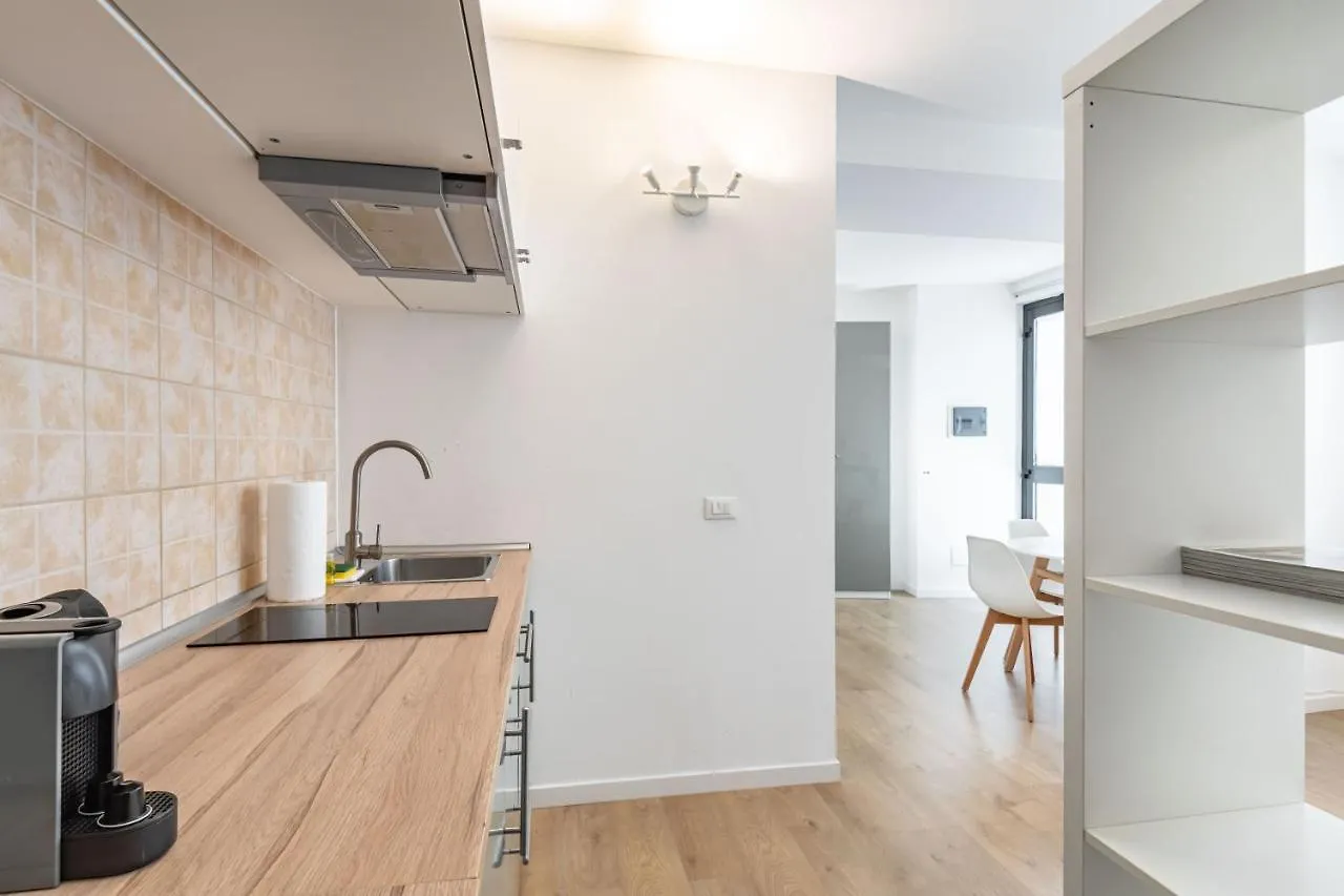 Relstay - Porta Romana - Large Studio Milan