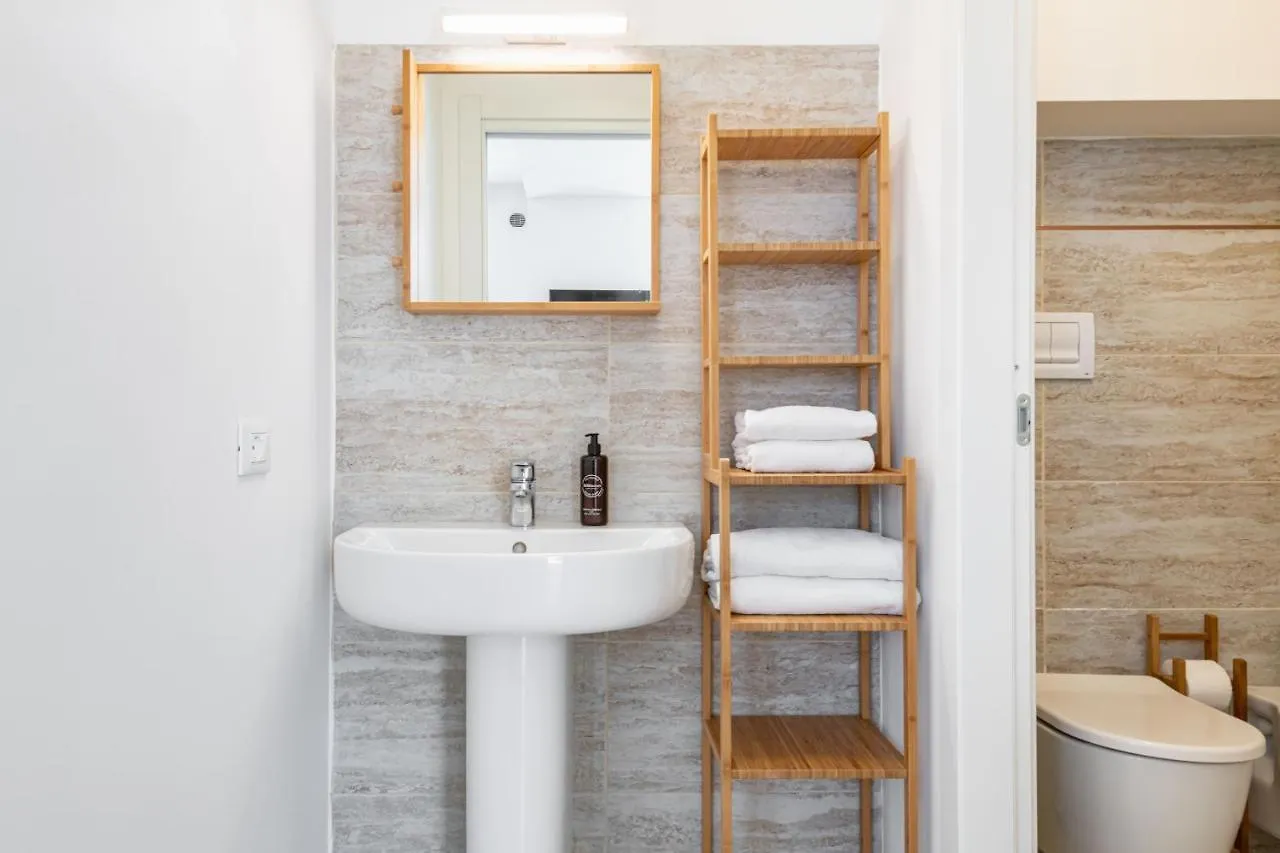 Apartment Relstay - Porta Romana - Large Studio Milan